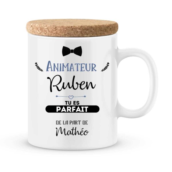 Cadeau animateur. Mug personnalisé tu es parfait avec prénom